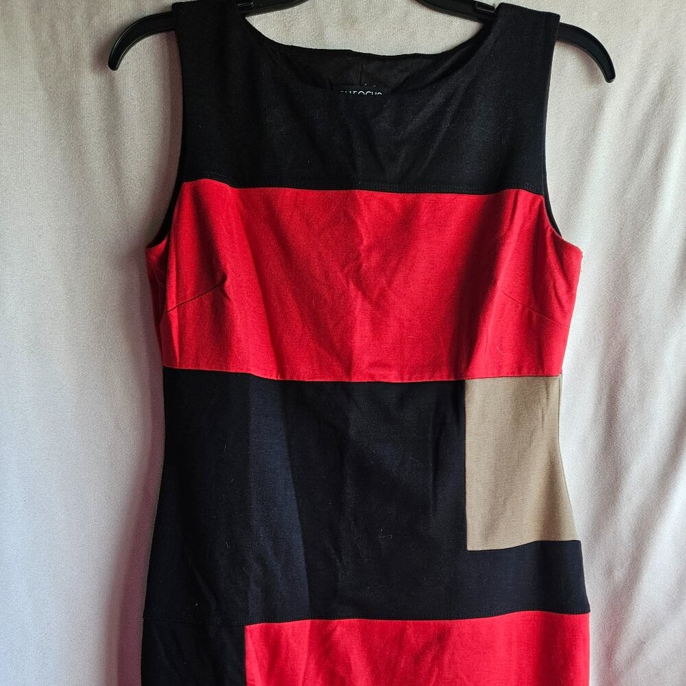 Enfocus Studio size 6 dress. Fun pattern. Red, tan and black.